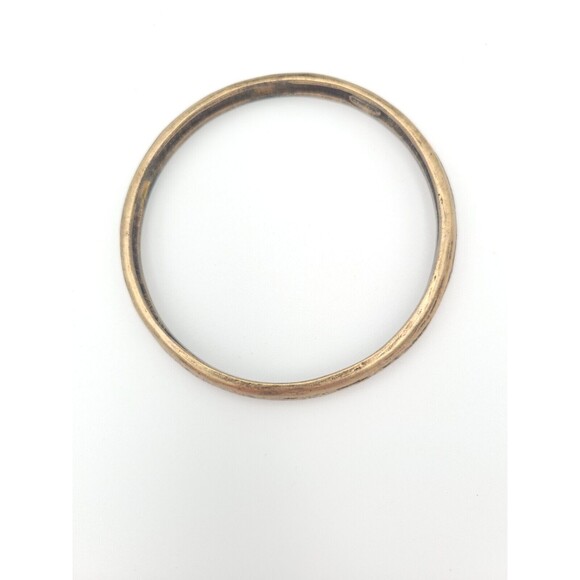 Chico's Bangle Bracelet Hammered Textured Gold Tone Metal Signed - Picture 6 of 7